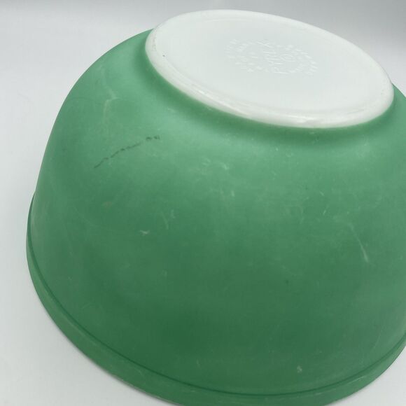Primary Green 1950's Vintage PYREX #403 2.5 Qt Nesting Mixing Bowl - Picture 7 of 8